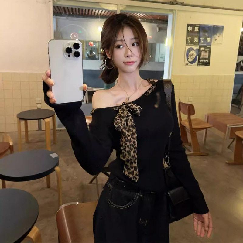 kumikumi Design Leopard Print Lace-up Shoulder Long-sleeved Knitted Sweater Women's Early Autumn Soft Waxy Slim Shoulder Top