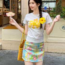 碎花半身裙女a字裙包臀裙秋高腰半裙多巴胺穿搭miu系油画花短裙子