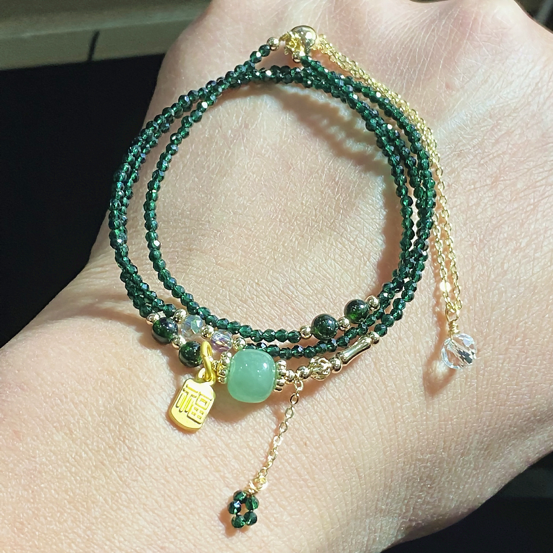 Green Pointed Crystal With Aventurine Barrel Beads Cut Surface Three Circle Bracelet