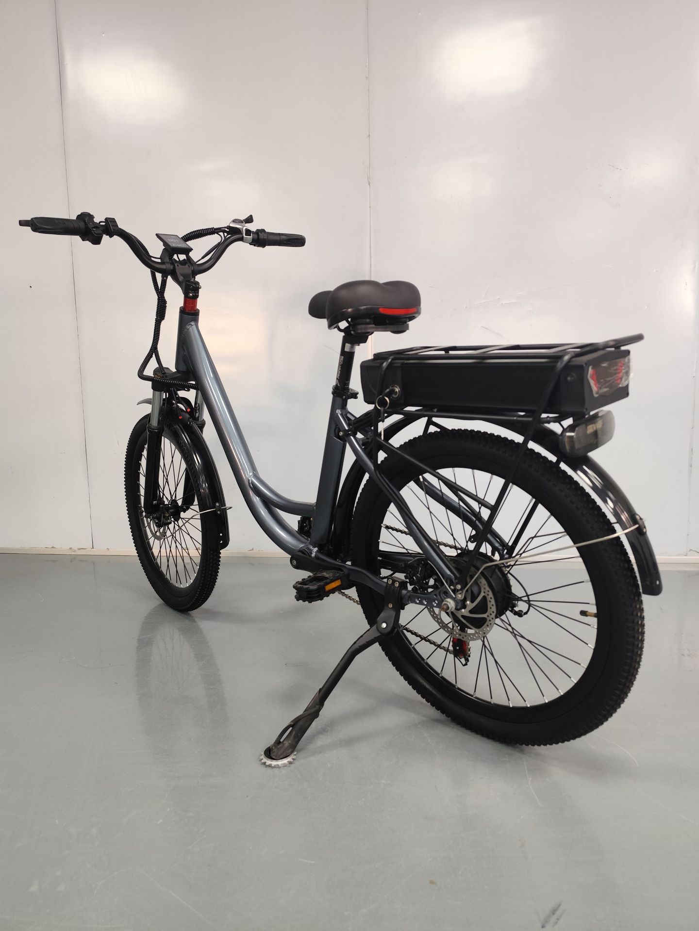 26 inch Electric Bicycle Lightweight Step-Through Mountain Bike