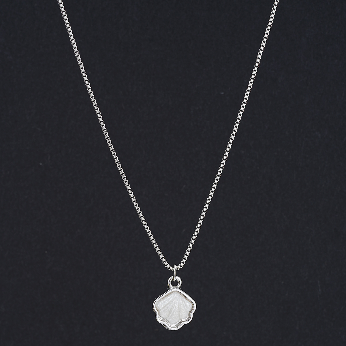Shell Pendant Necklace Elegant Clavicle Chain Jewelry Gold_voghion.com