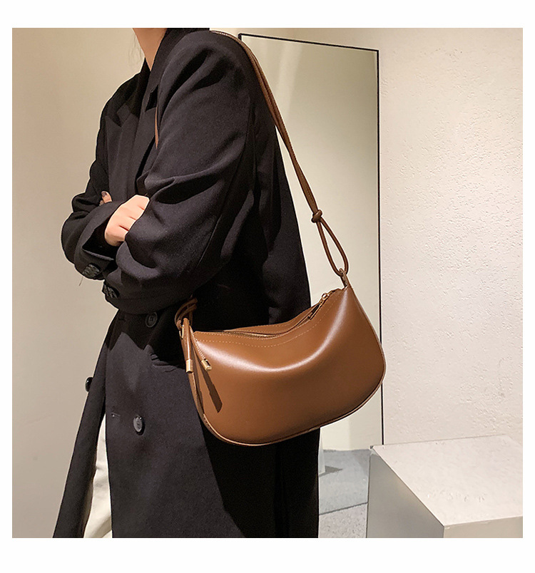 High-grade Small Bag Women's Bag 2021 New Fashion Messenger Bag Fashion All-match Retro Shoulder Bag Popular Small Square Bag display picture 3