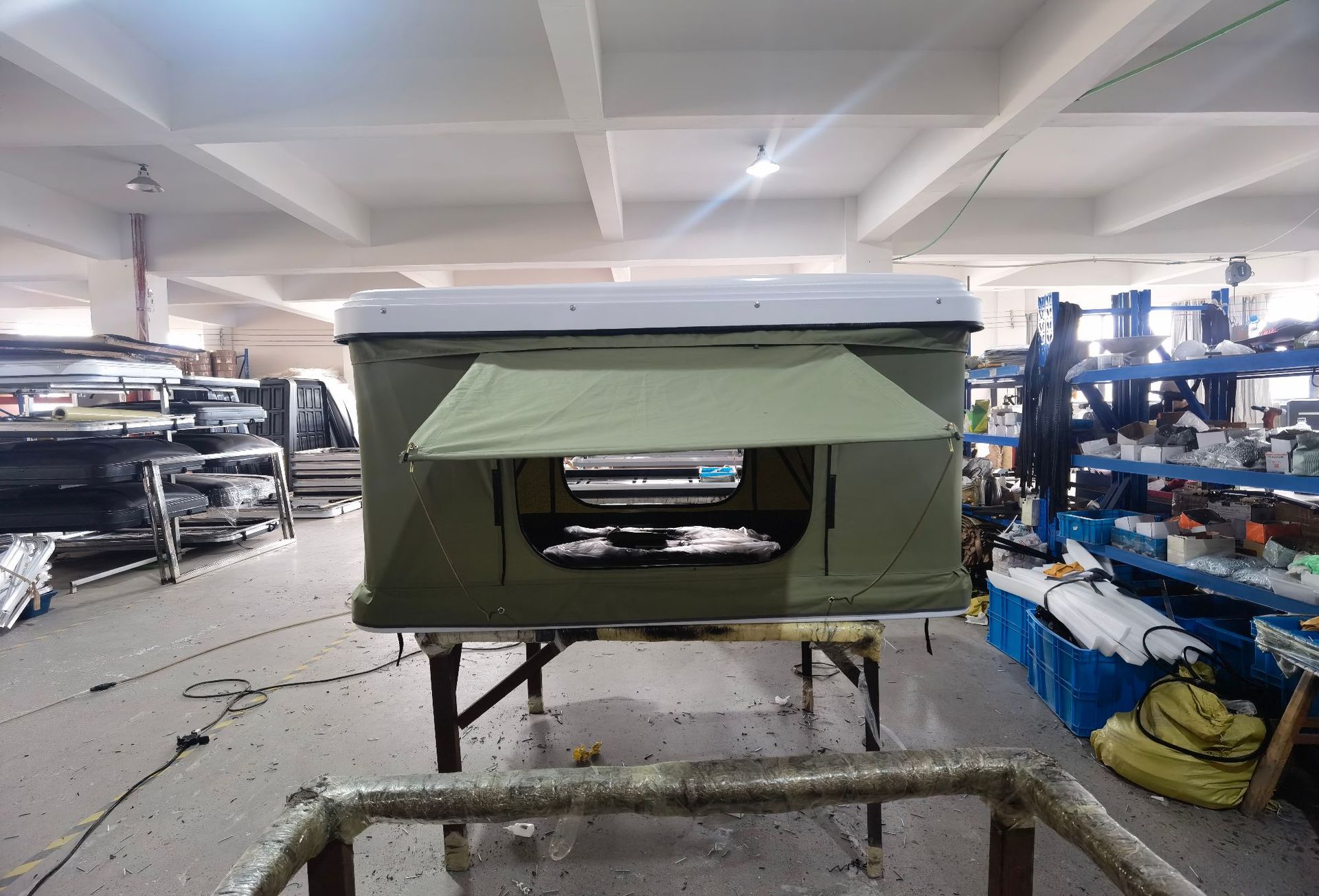 Helicóptico plástico ABS carpa de techo camping al aire libre auto-conducción viaje carpa de coche