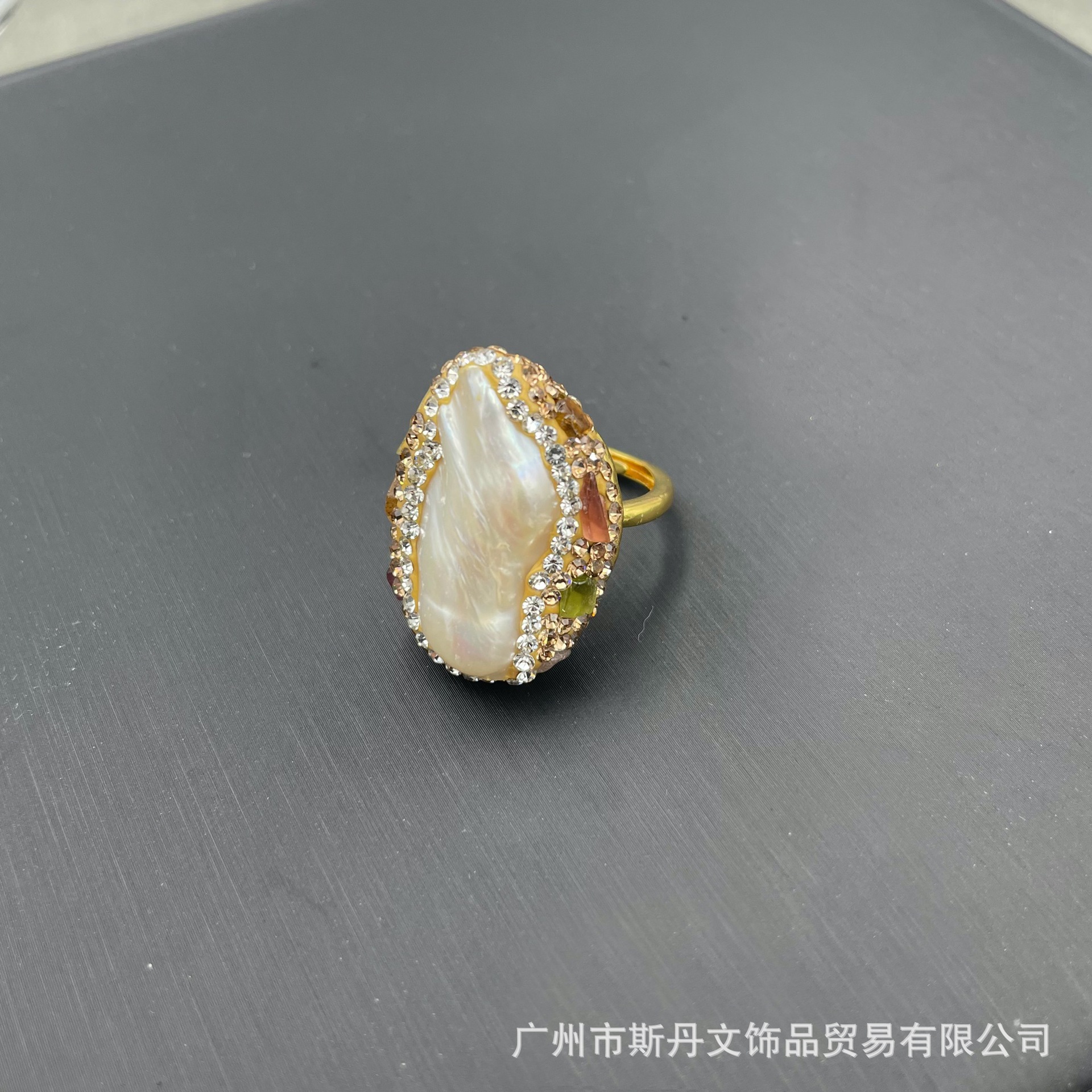 Barroco perla turmalina traje natural de agua dulce en forma de cadena suéter de perlas de alta gama hecha a mano con incrustaciones de tres piezas conjunto