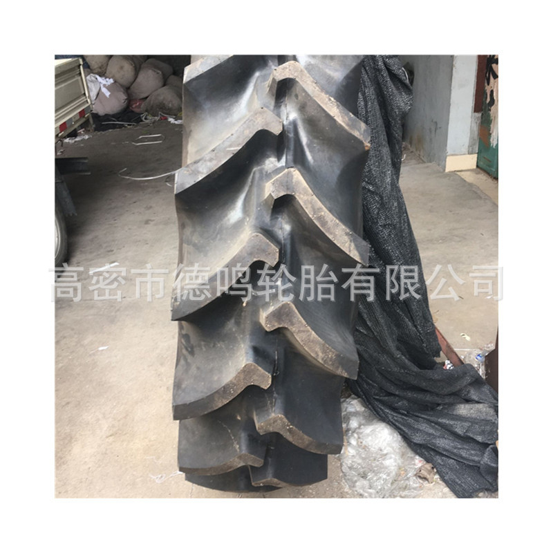 Neumático de espiga de vehículo agrícola 14,9-30 neumático Lei Jia profundización patrón R-1 PATRÓN DE NEUMÁTICO