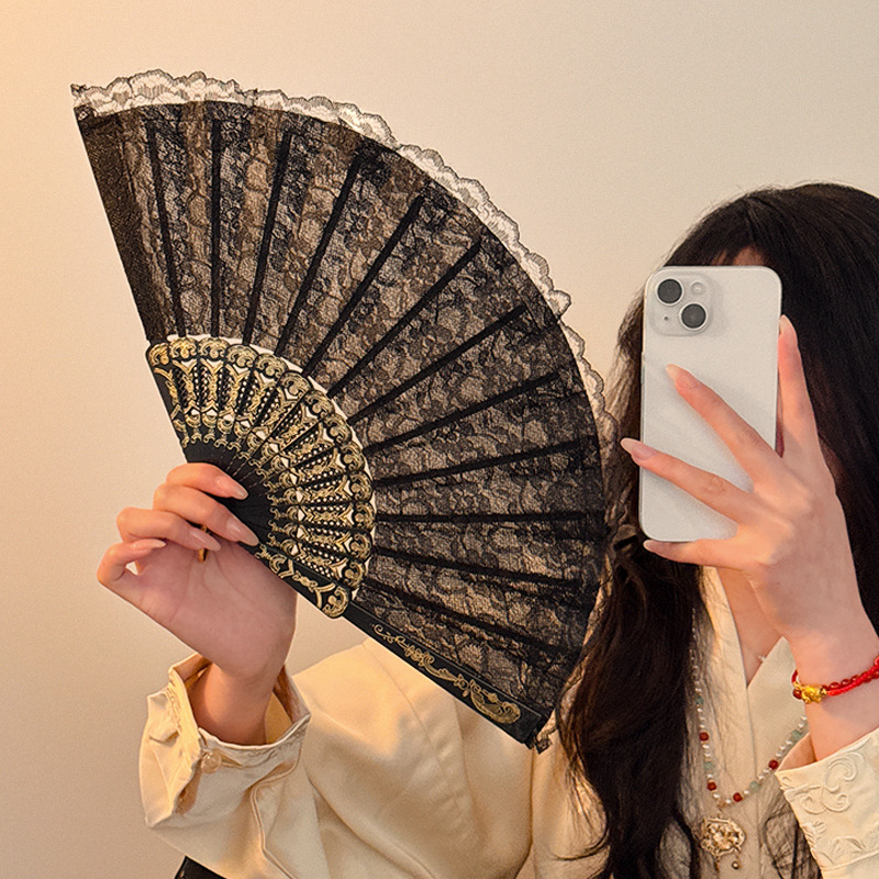 Nuevo abanico plegable de encaje chino para niñas, cheongsam de verano, abanico plegable portátil, abanico de borla Hanfu de estilo nacional