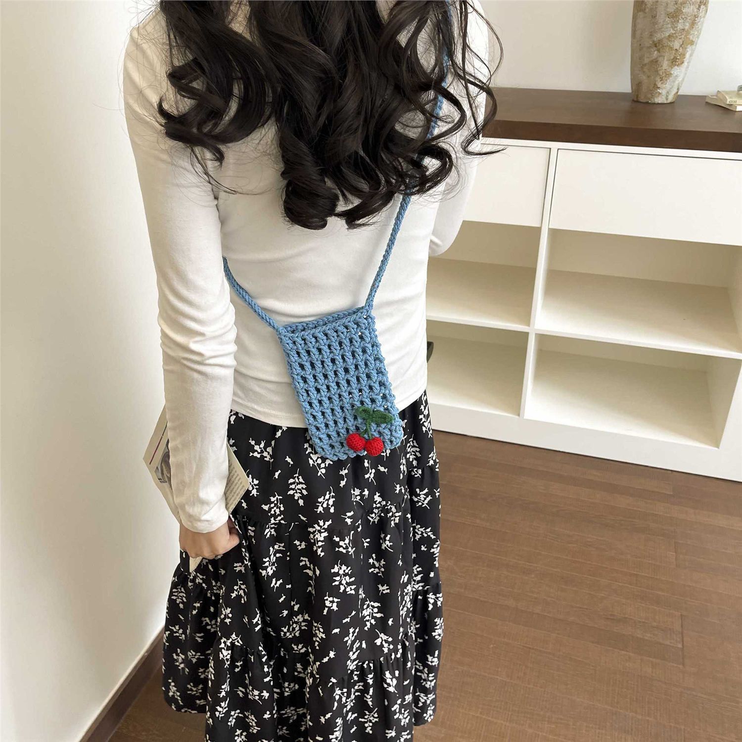 2026 New Super Popular Cute Cherry Woven Bag, Crossbody Phone Bag, Hollow Knit Small Bag, Beach Bag
