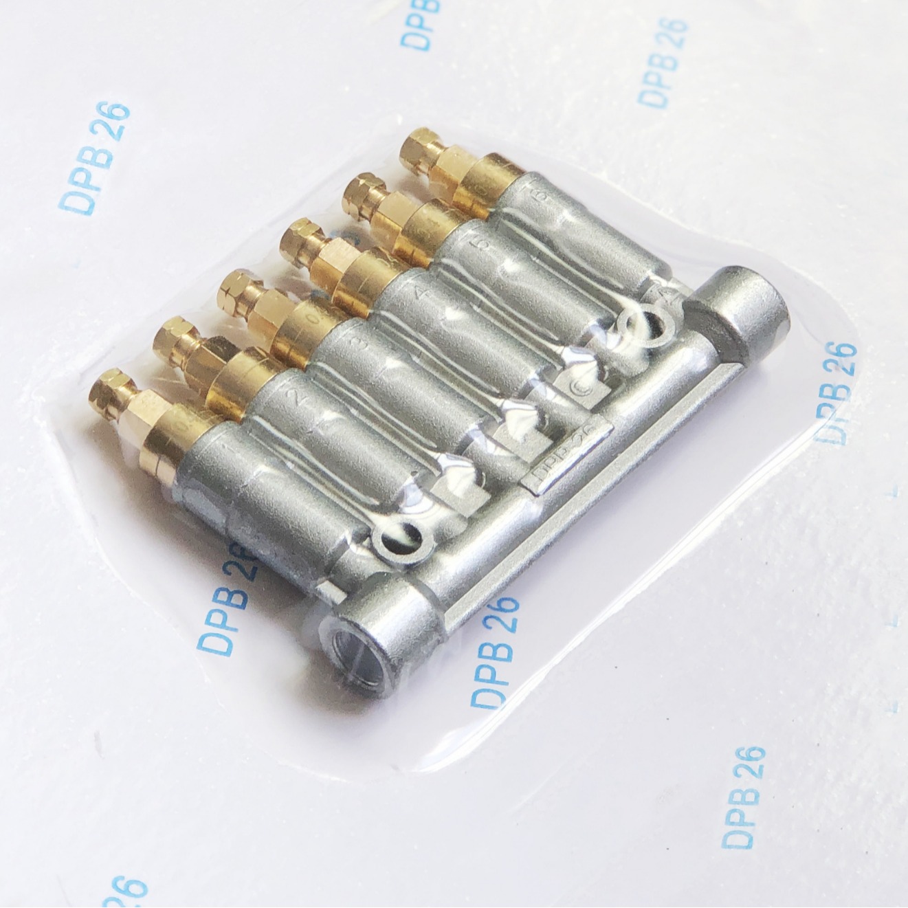 DPB-26  0.2cc 0.4cc 0.5cc 0.6cc 加工中心精量加压容积式分配器