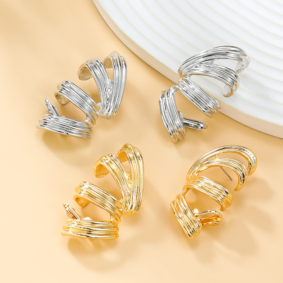 秋冬新款合金耳环夸张欧美耳饰女时尚网红弹簧状饰品批发earrings
