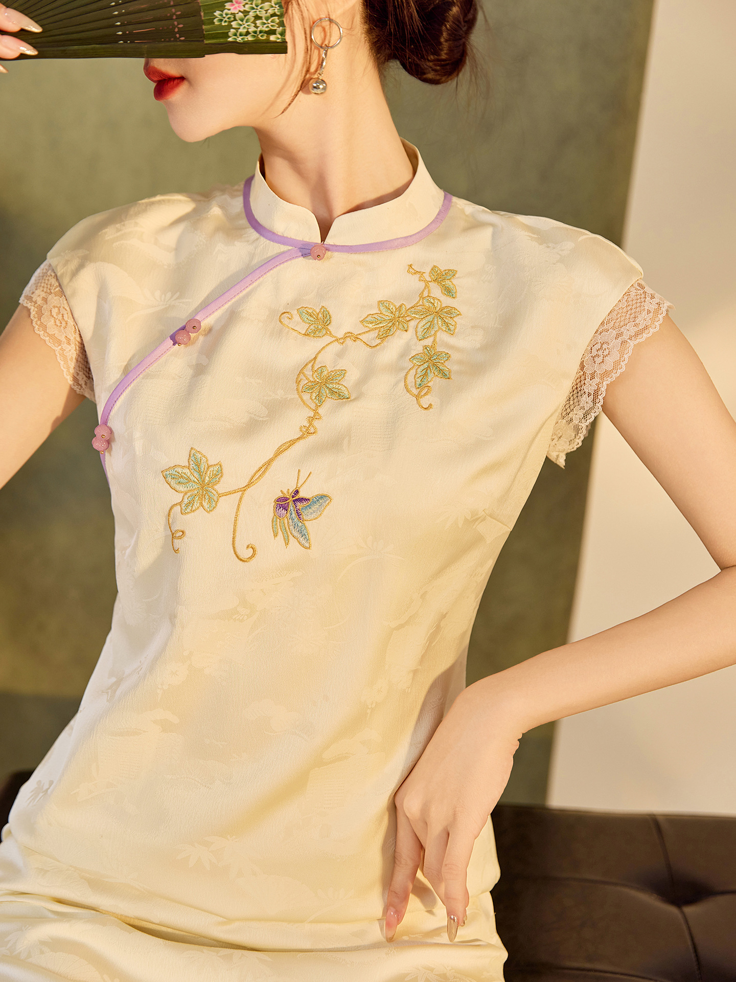 Đầm tay phồng cổ đứng phong cách Trung Hoa mùa hè, sườn xám thêu cải tiến cao cấp — Màu trắng, Màu mơ