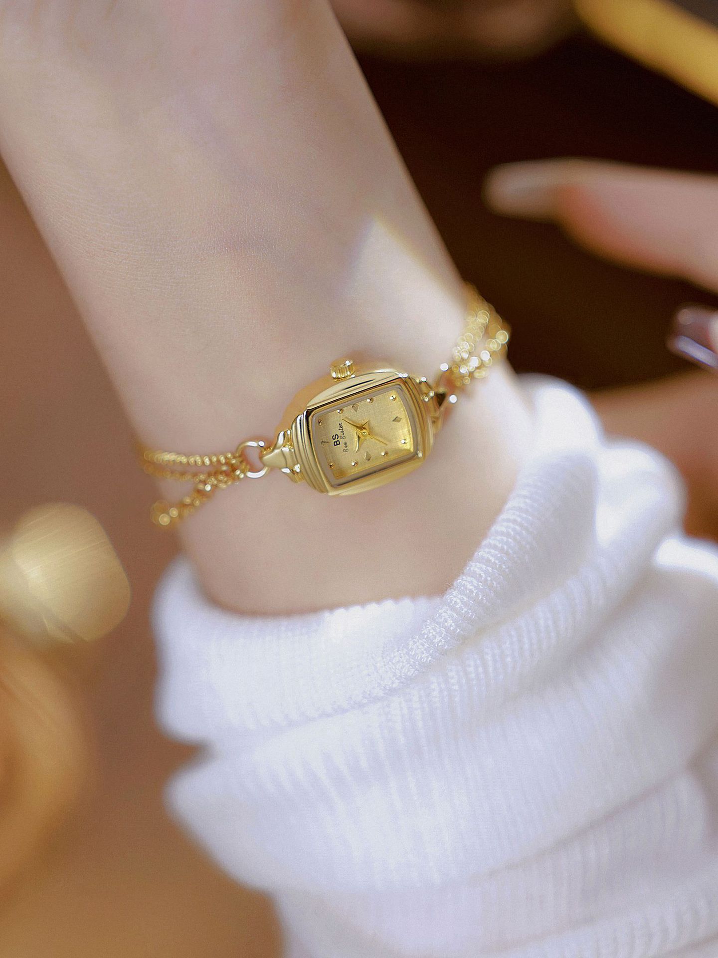 30g Weight Tempered Glass Mirror Material Alloy Strap Material Watch Classification Pointer Display Type Jewelry Buckle Buckle Style Square Dial Shape Casual, Daily Occasion Quartz Movement Solid Color Pattern Women's Gender Elegant Style Elegant Solid Color Jewelry Buckle Quartz Watch Women's Watches 3