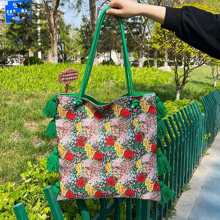New Large-Capacity Holiday Ethnic Style Bag Bohemian Tote Bag Contrasting Color Tassel Bag Cross-Border Hot Selling Shoulder Bag