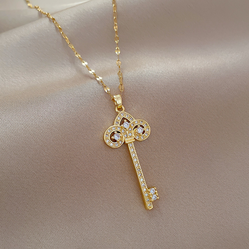 Crown Key Necklace With Full Diamonds Luxury Temperament Chain_voghion.com