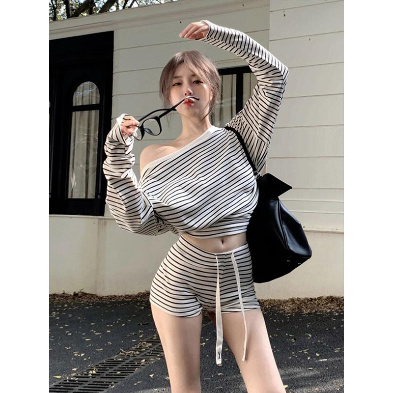 Black And White Striped Korean Style Sweet And Spicy Sexy Off Shoulder Long Sleeved Pajamas Women's Spring And Summer New Shorts Loungewear Set_voghion.com