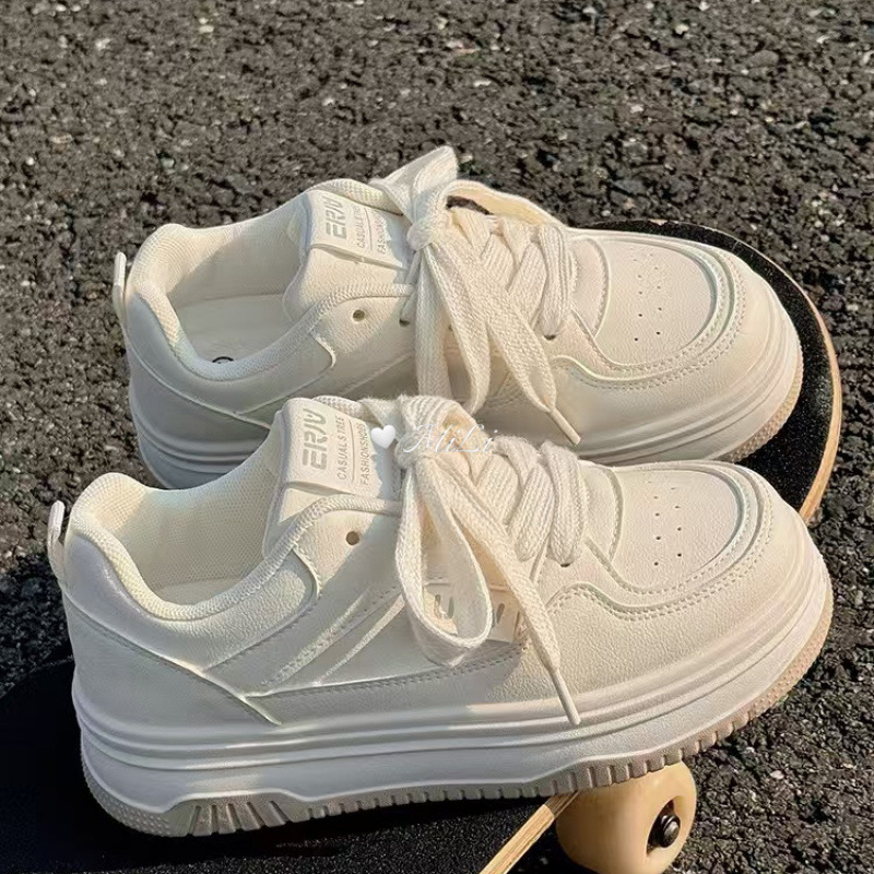 Leche fufu todo-fósforo estilo campus suela gruesa zapatos blancos mujer pequeña altura altura zapatos deportivos antideslizantes zapatillas de deporte casuales