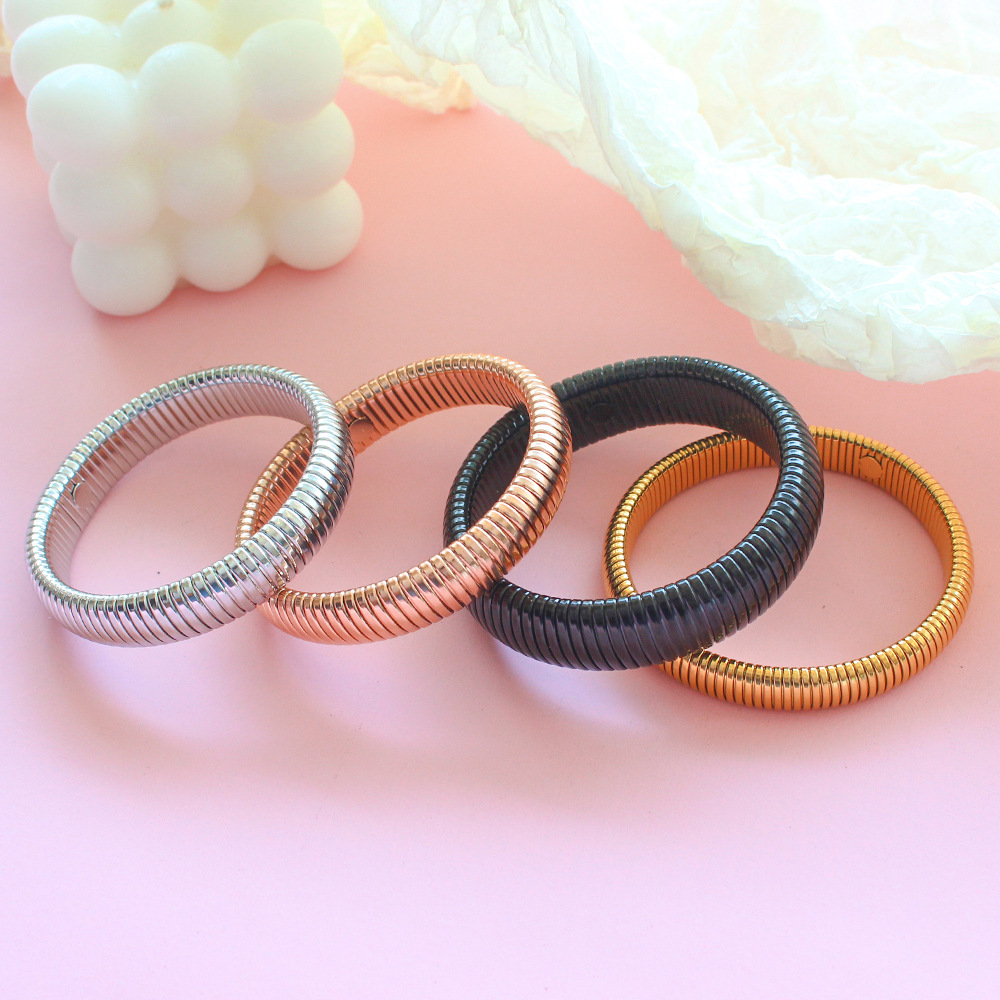 PVD Coated Gold Plating Process 18K Real Gold Plated Plating Material PVD Coated 18K Gold Real Gold Plated Solid Color 304 Stainless Steel Streetwear Waterproof Non Tarnish 304 Stainless Steel Bangle