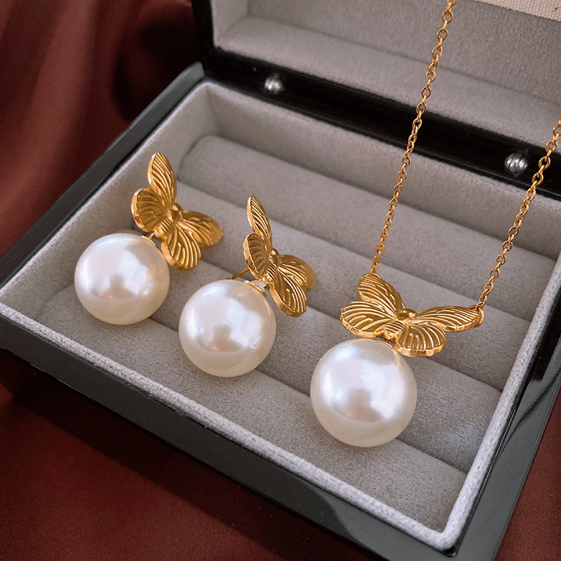 Titanium Steel Butterfly Pearl Necklace Retro