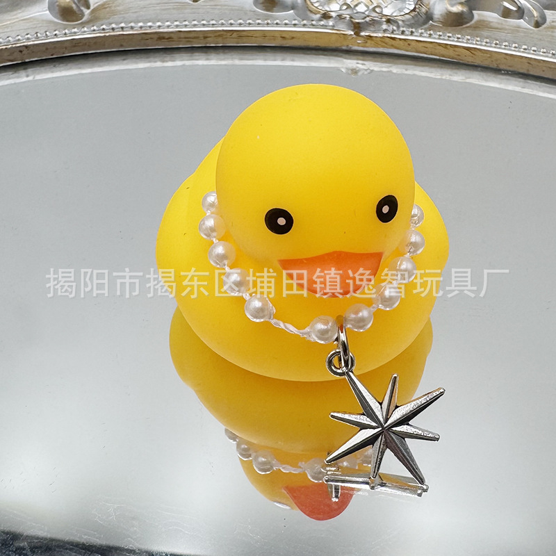 Accesorios de Juego Acuático Transfronterizos, Patito Amarillo, Sombrero de Ganso Blanco, Decoración de Bufanda, Juego de Regalo de Té con Leche y Limón Hecho a Mano. image 34