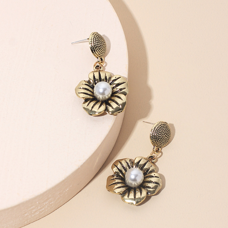 12g Weight Earrings Classification Wedding, Travel Occasion Flower Pattern Women'S Gender Vintage Style Style Retro Geometric Flower Pearl Earrings 4