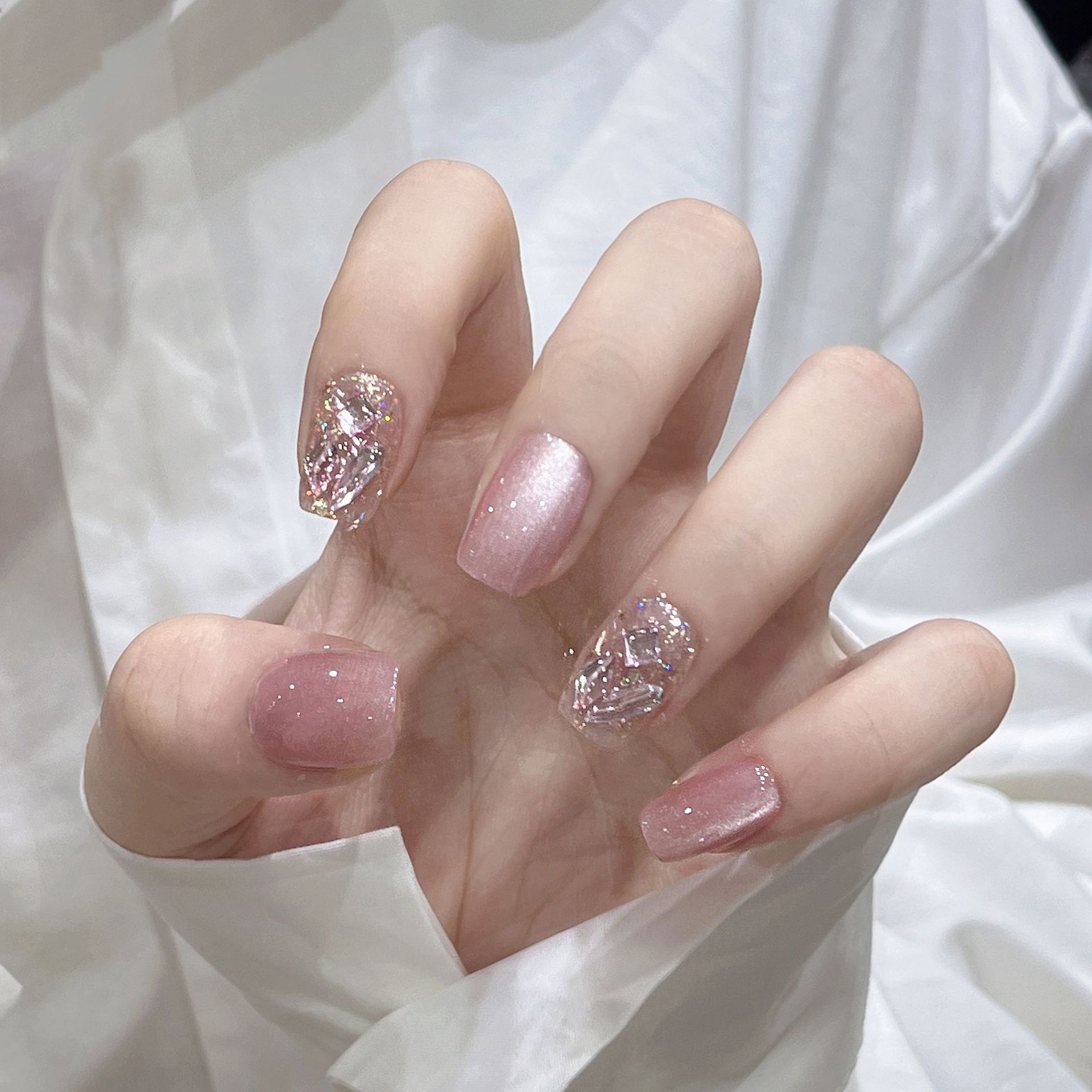 10 piezas en un paquete de diamantes hechos a mano para usar uñas rosadas, ojos de gato, parches de uñas cortos de verano, parches de uñas falsas suaves y dulces