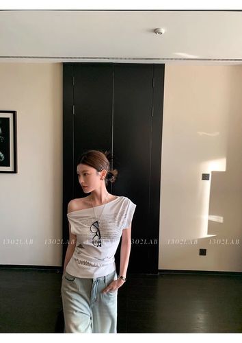 260g Cotton Modal Blended Print Cross-shoulder Short-sleeve T-shirt for Women, Edgy Design, Unique and Stylish Top