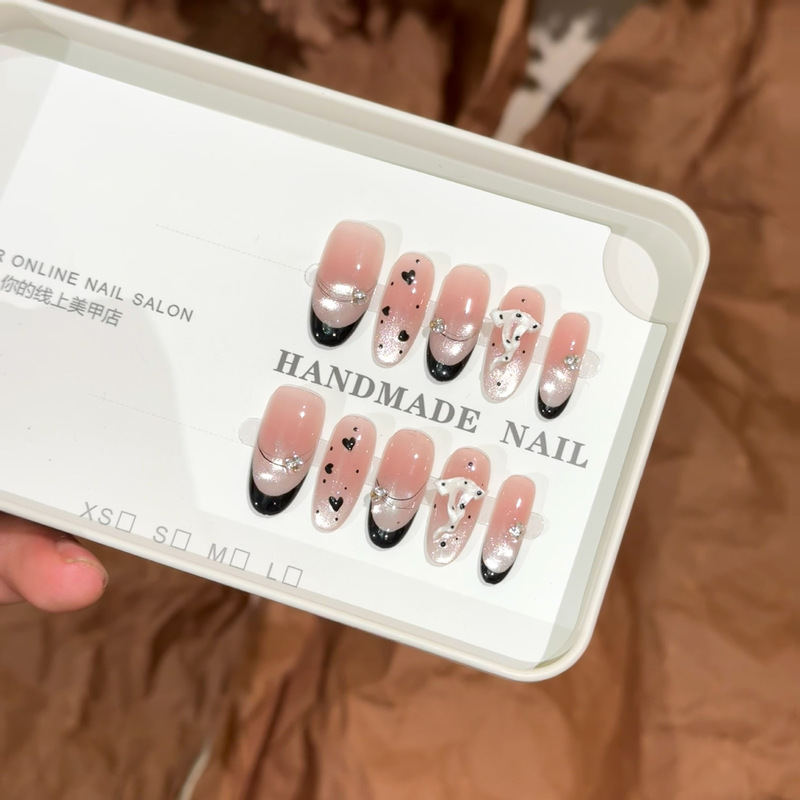[Miss Hepburn] Purely Handmade Dark Style Cat-Eye Hepburn Wave Removable Nail Stickers