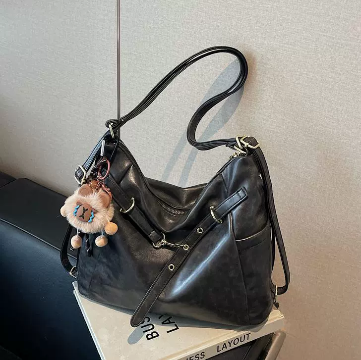Universal retro capacious backpack, shoulder bag, trend one-shoulder bag, western style