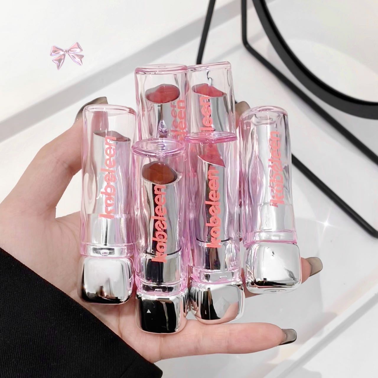 kobeleen Moisturizing Lipstick, with a water-like mirror surface that is waterproof and does not fade easily, is a nude lipstick for spring and summer, suitable for students undefined