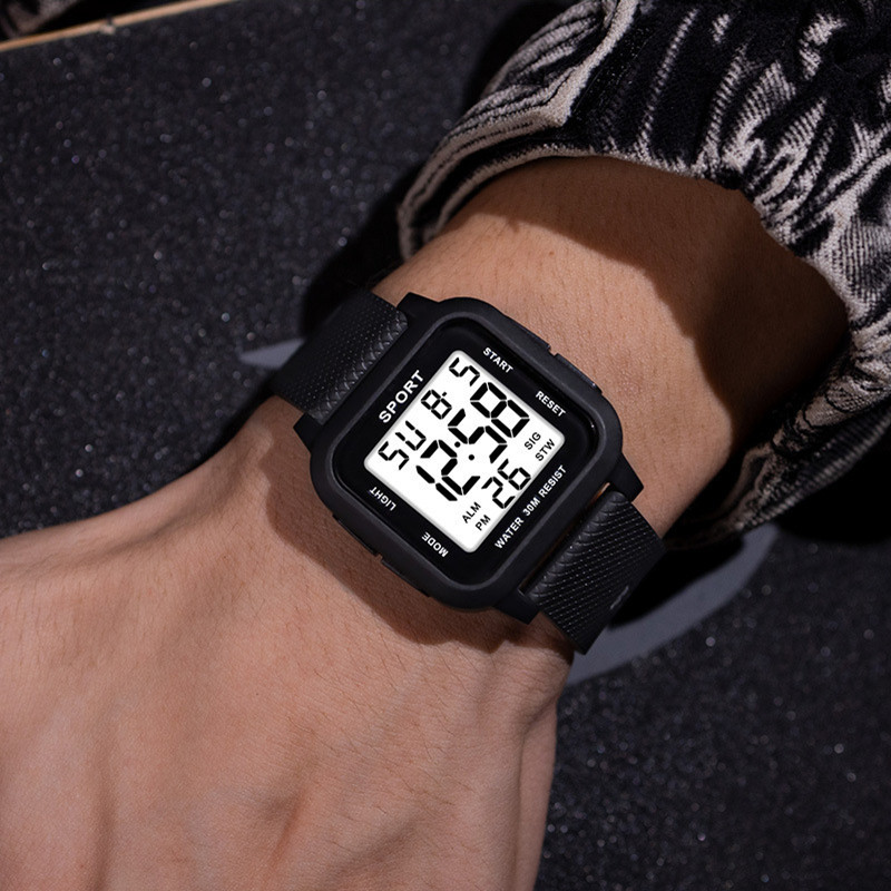 Hombres al aire libre cuadrado multi-funcional deportes reloj electrónico moda simple impermeable hombres casual estudiante reloj al por mayor