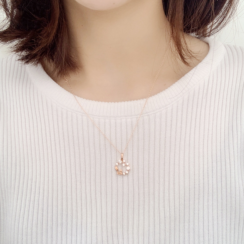 Collier couronne de fleurs pour femme, style Instagram, design de niche, tempérament simple et polyvalent, accessoires de chaîne en os avec serrure en or rose_voghion.com