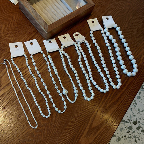 Chic French Vintage White Bead Necklace for Women, Korean Style, Fashionable and Elegant Clavicle Chain, Instagram Style, Light Luxury Accessory