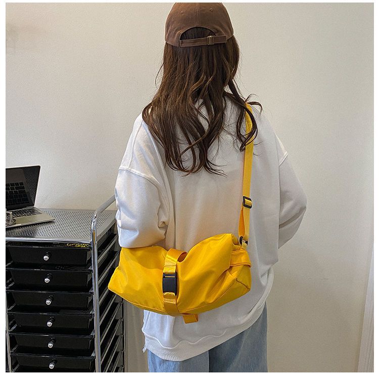 Oxford cloth messenger bag fashion gym bag women's casual solid color one shoulder commuting toast bag gift bag_voghion.com