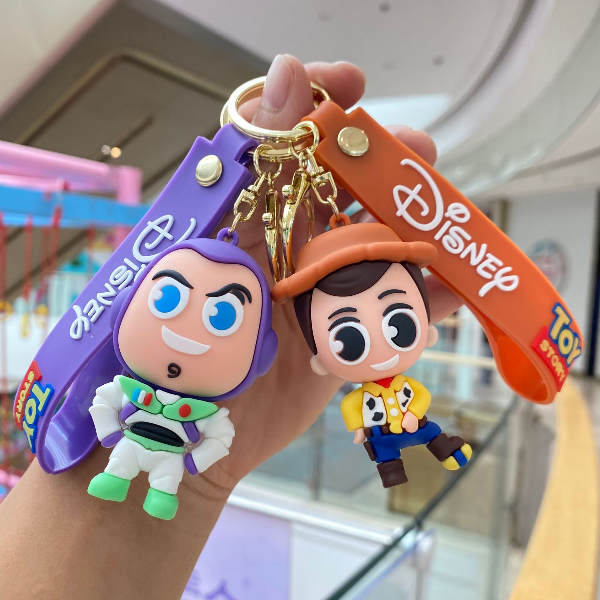 Transfronterizo Toy Story llavero colgante coche llavero adornos muñeca máquina muñeca pequeño regalo al por mayor