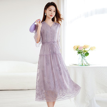 法式重工真丝刺绣连衣裙女2025新高端轻奢V领妈妈装系带桑蚕丝裙