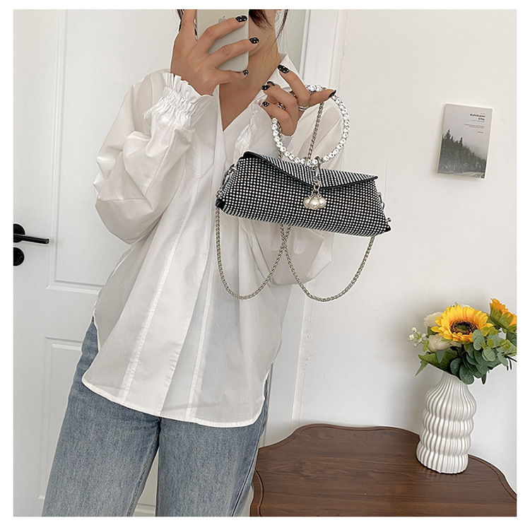 Women's Small Pu Leather Solid Color Elegant Vintage Style Magnetic Buckle Evening Bag display picture 6
