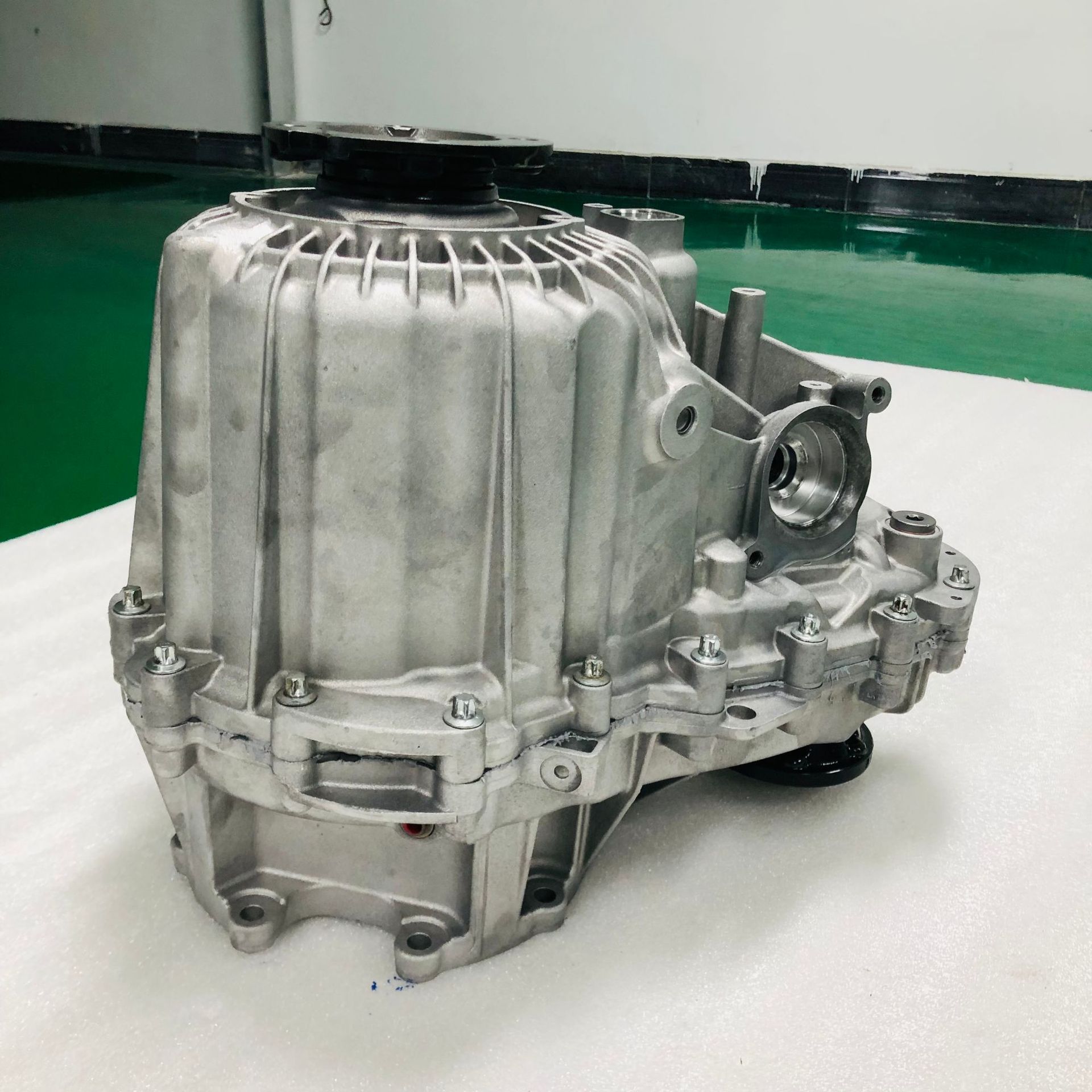 Suitable for Land Rover Range Rover Sport and Discovery 4, 8-speed transfer case assembly
