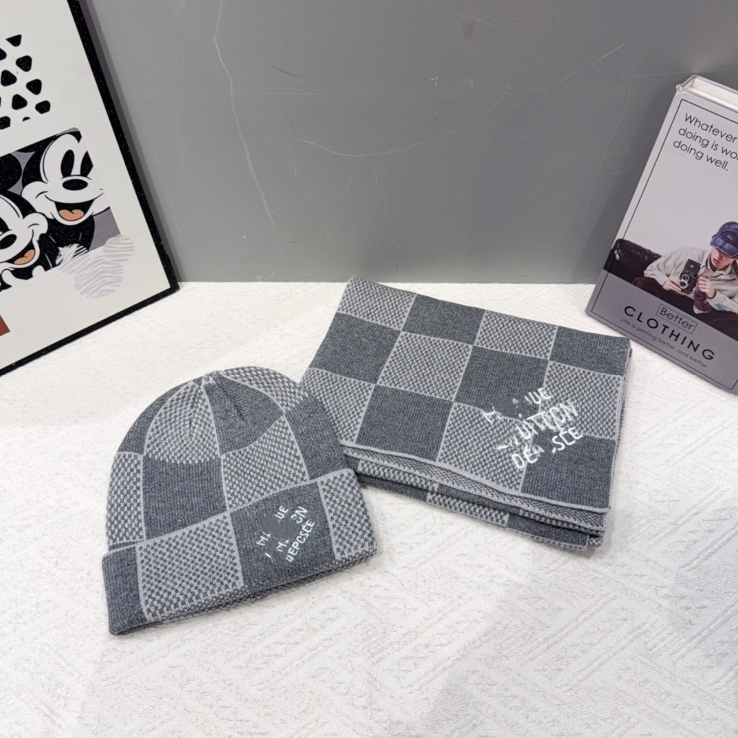 Louis Vuitton Damier Set 2-Piece Grey