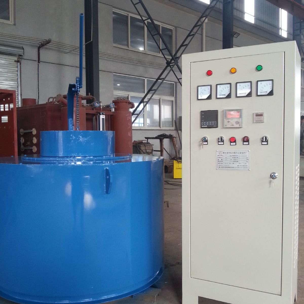 坩埚溶铝炉保温性能好生产成本低环保产品齐全污染低