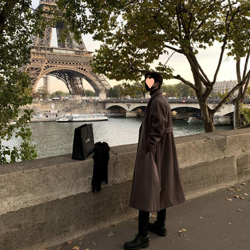 짙은 갈색, 두꺼워지고 길어짐