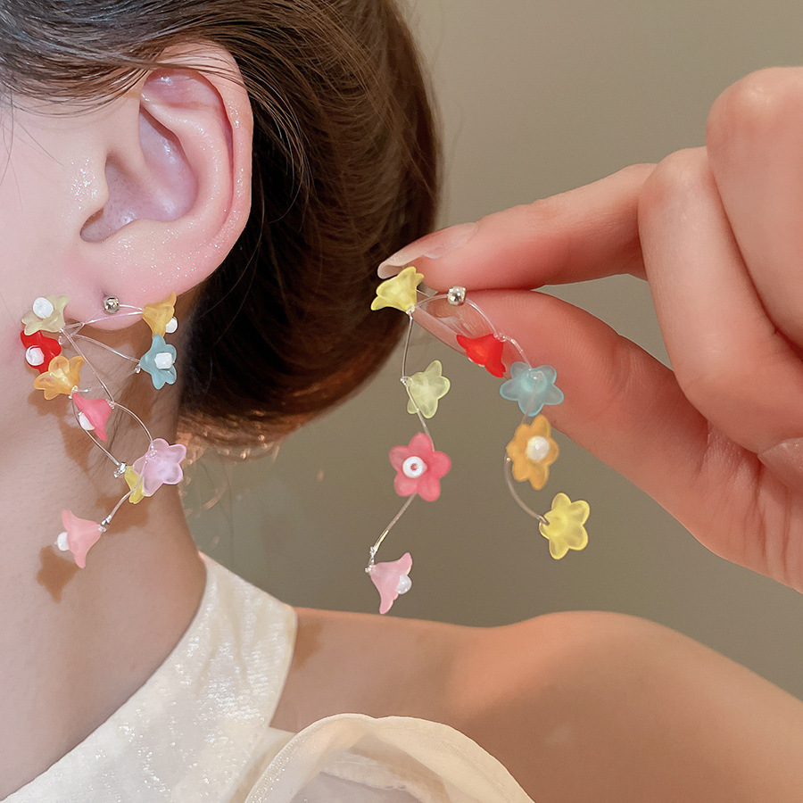 Pendientes de borla de flores de tela de aguja de plata Pendientes de estilo de vacaciones junto al mar