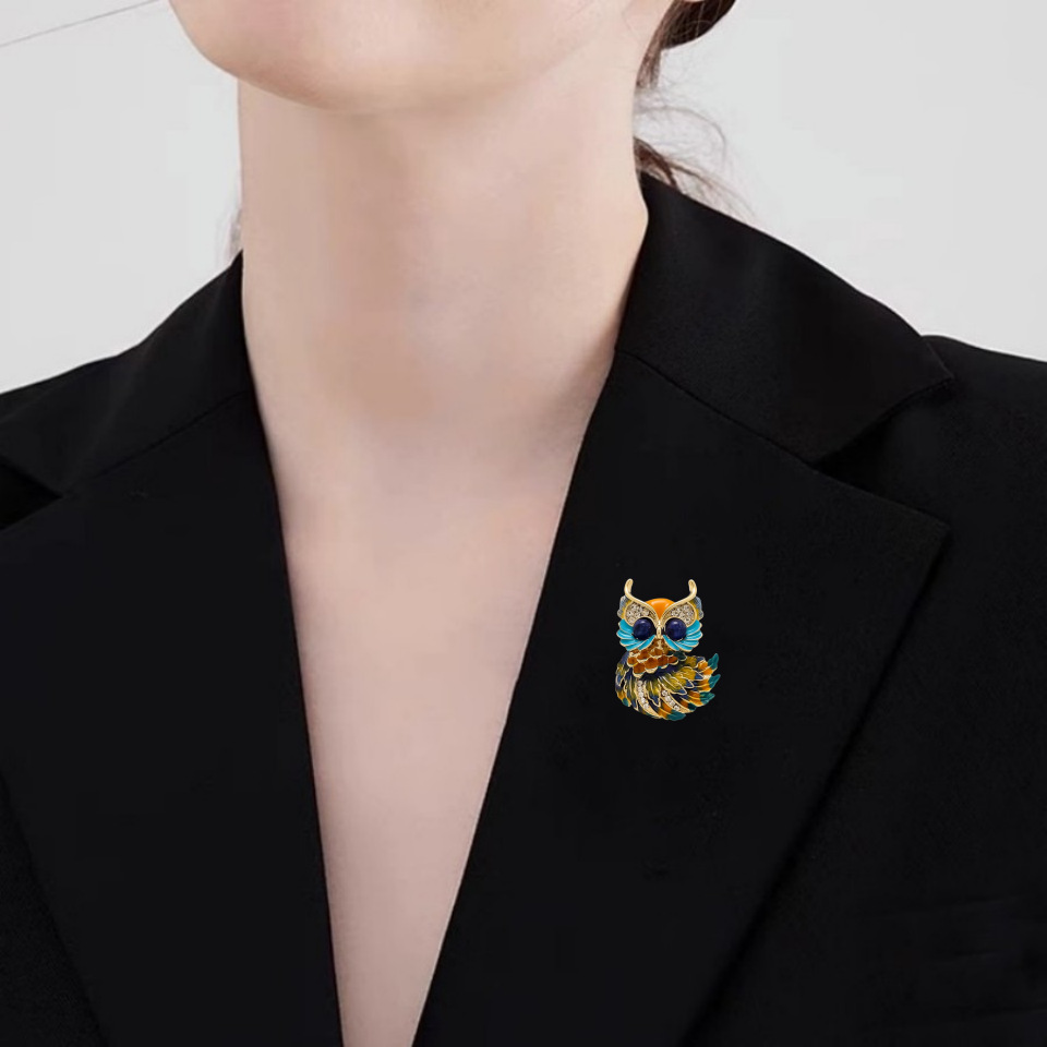 Cute Enamel Painted Owl Brooch for Men and Women, High-End Corsage, Small Animal Pin, Elegant Suit, Coat Accessories