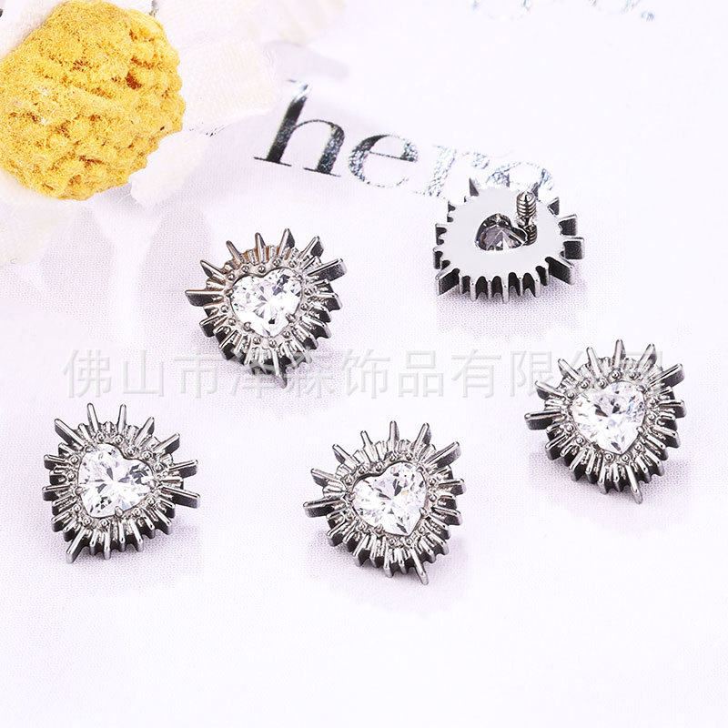 Pointed titanium steel lip stud product view
