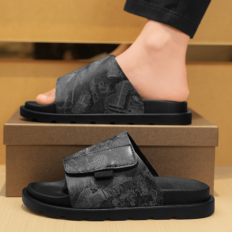 2026 Summer Vintage Newspaper Print Slippers for Men and Women, Wide-Fit Mules, Breathable Outdoor Sandals, Indoor Slip-Ons