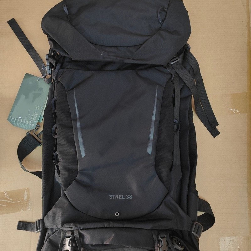 大容量 户外运动登山包 男女 徒步旅行背包 38l 青岛老王小鹰包|undefined