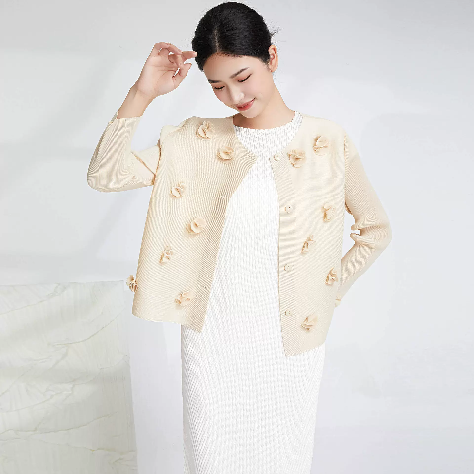 三宅短款小香风外套宽松长袖立体花朵设计感温柔风开衫褶皱上衣女