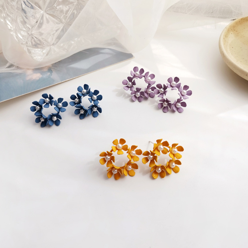 Cute elegant matte brand earrings