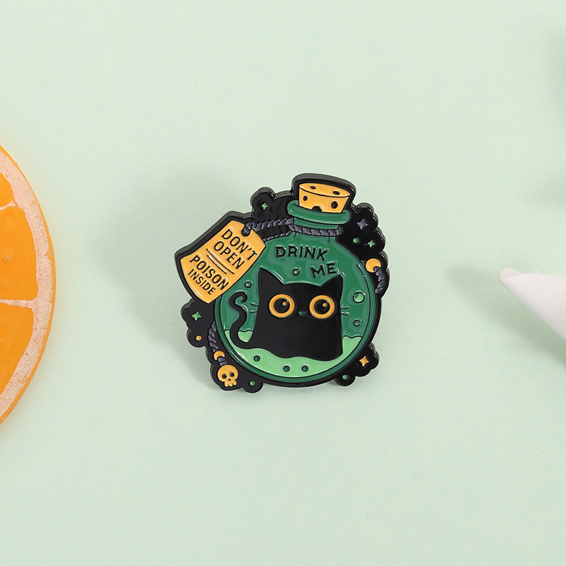 Dark Magic Style Black Cat Potion Bottle Brooch Don’T Open the Poison Bottle Open Fun Pin Decorative Badge Dark Magic Style Black Cat Potion Bottle Brooch Don’T Open the Poison Bottle Open Fun Pin Decorative Badge