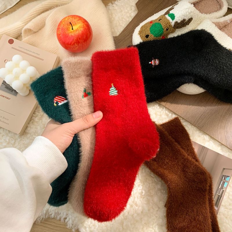 秋冬の靴下の女性の刺繍のクリスマスの靴下はかわいいです。|undefined