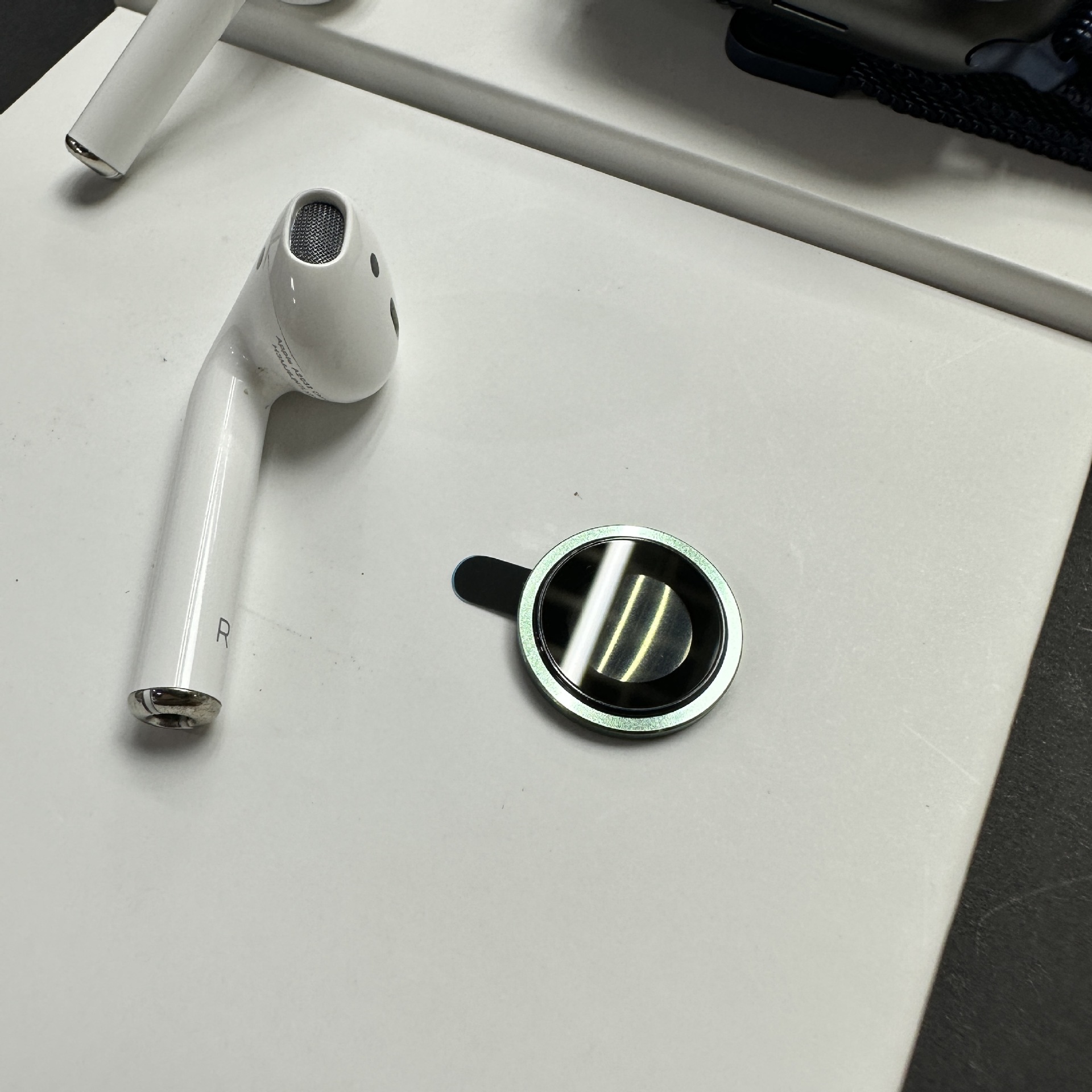 Adecuado para iPhone15 Eagle Eye lente anillo Apple 15Pro Eagle Eye convexo paso protector de cámara de dos colores