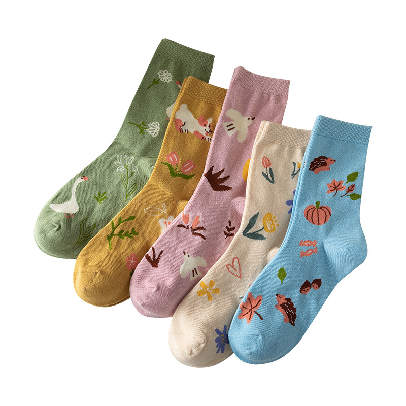 Mediados de la pantorrilla calcetines de algodón de las mujeres otoño e invierno japonés pequeña flor de color a juego calcetines de algodón de las mujeres absorbentes del sudor ins marea calcetines de algodón al por mayor